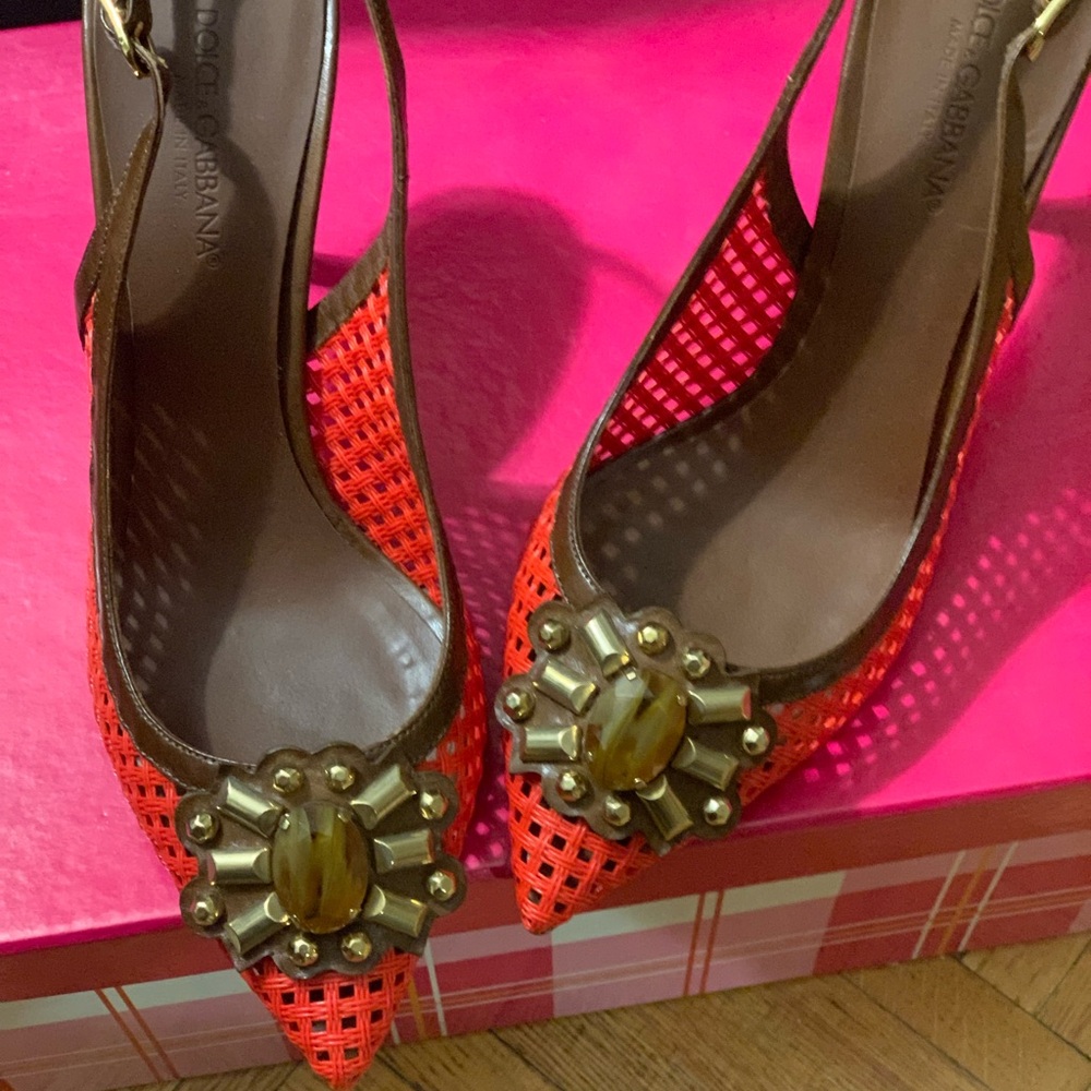 Dolce & Gabbana Red and Gold Embellished Heels so 38.5